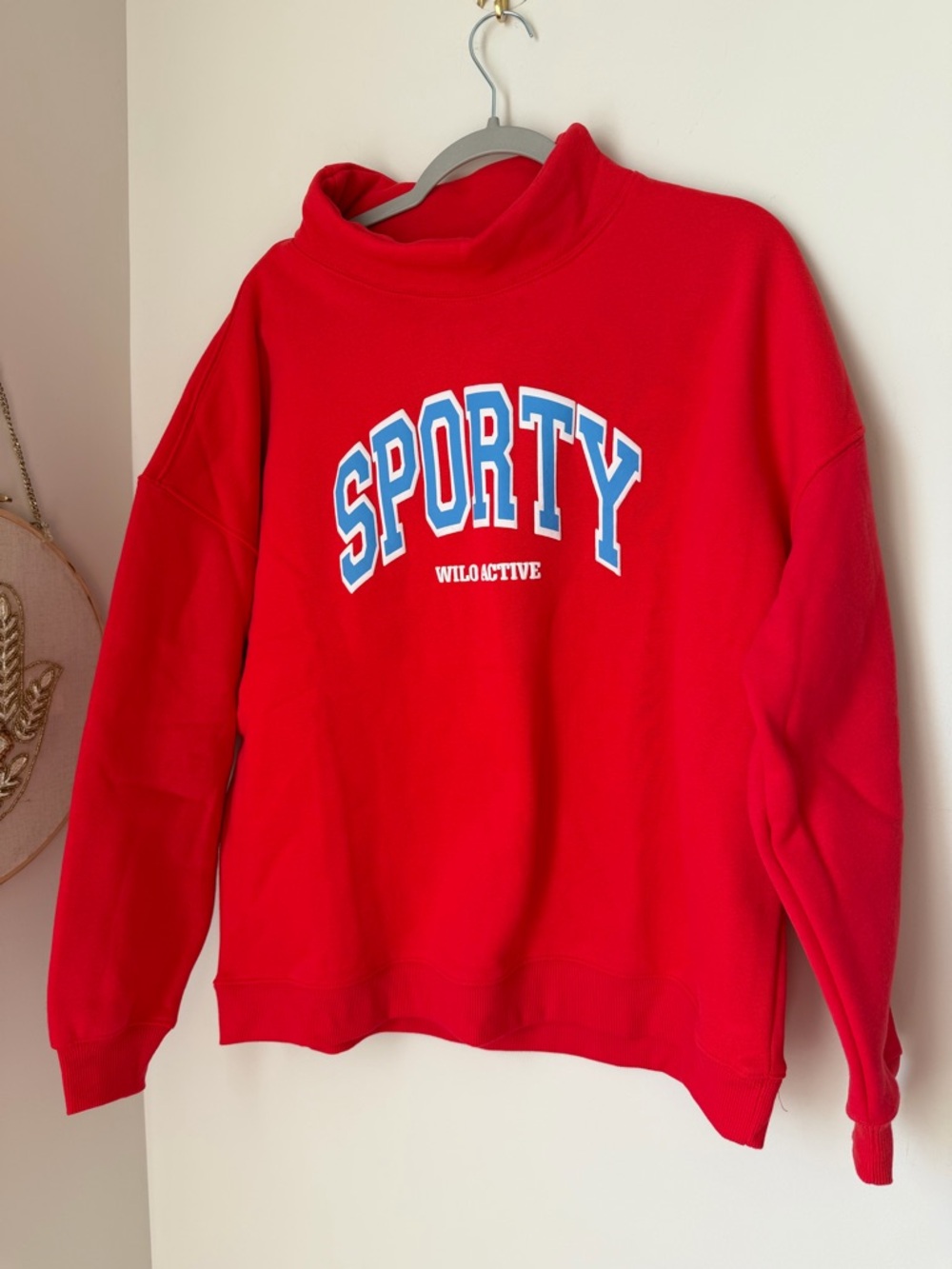 Viral WILO Sporty Red mock neck Sweatshirt & Shorts Set - Picture 7 of 8